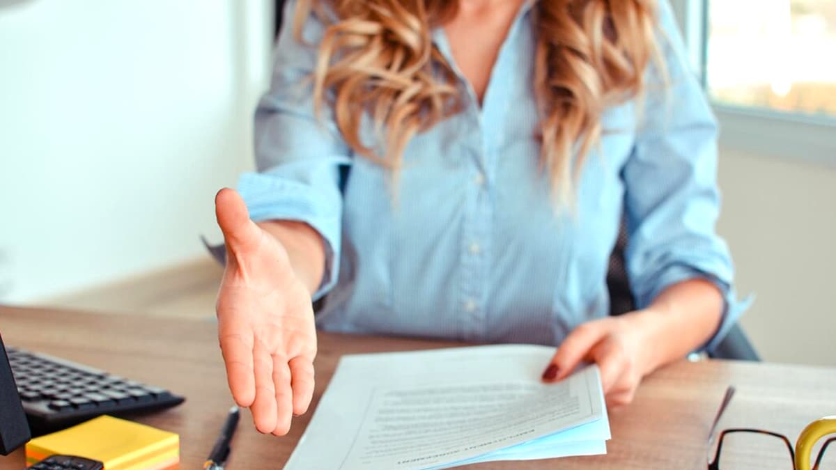 “Je croyais que l’aide-soignante validait d’office la carrière longue” : cette retraitée perd 2 années de bonification pour n’avoir pas coché la case