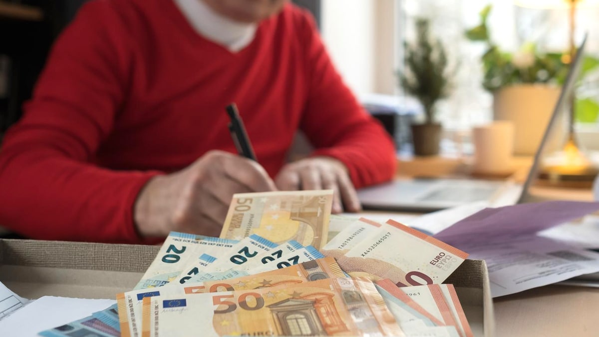 Pour une personne seule, quel montant de pension permet de vivre sereinement en 2025 ? “J’ai besoin de 1 600 € pour ne pas me priver, tout ce qui est en dessous et il faut faire des sacrifices”