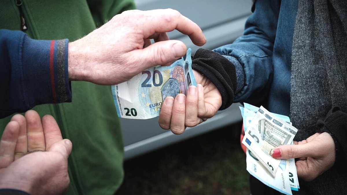 Retirer de l’argent liquide en banque : nouvelles règles strictes selon les montants