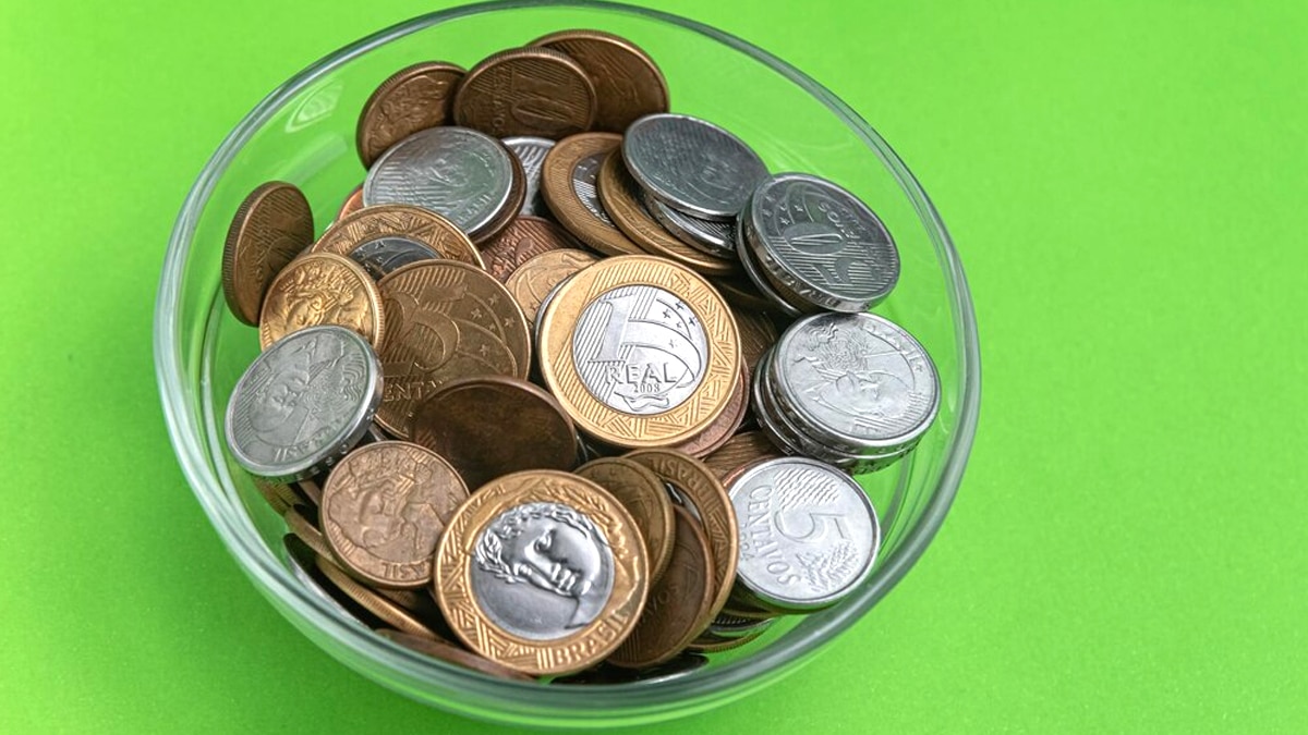 Une rare pièce de 2 euros à l’effigie de Nelson Mandela s’arrache à plus de 20 000€ lors d’une vente aux enchères : “C’est un symbole de paix devenu un trésor numismatique”