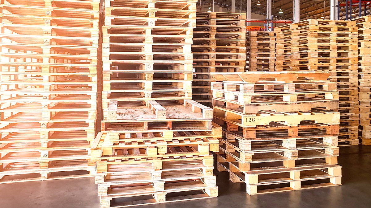 Ce bois de palette utilisé pour faire des jardinières peut contenir des substances interdites depuis 2023
