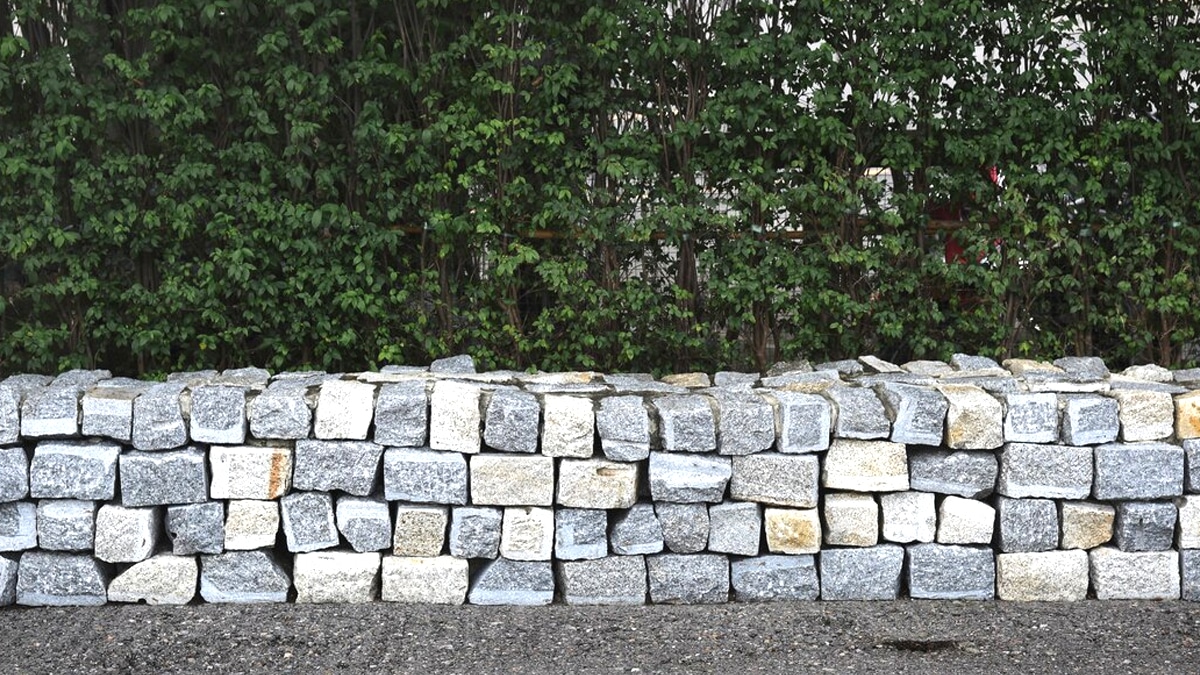 Un muret de 90 cm peut désormais être considéré comme “construction illégale” si cette règle n’est pas respectée