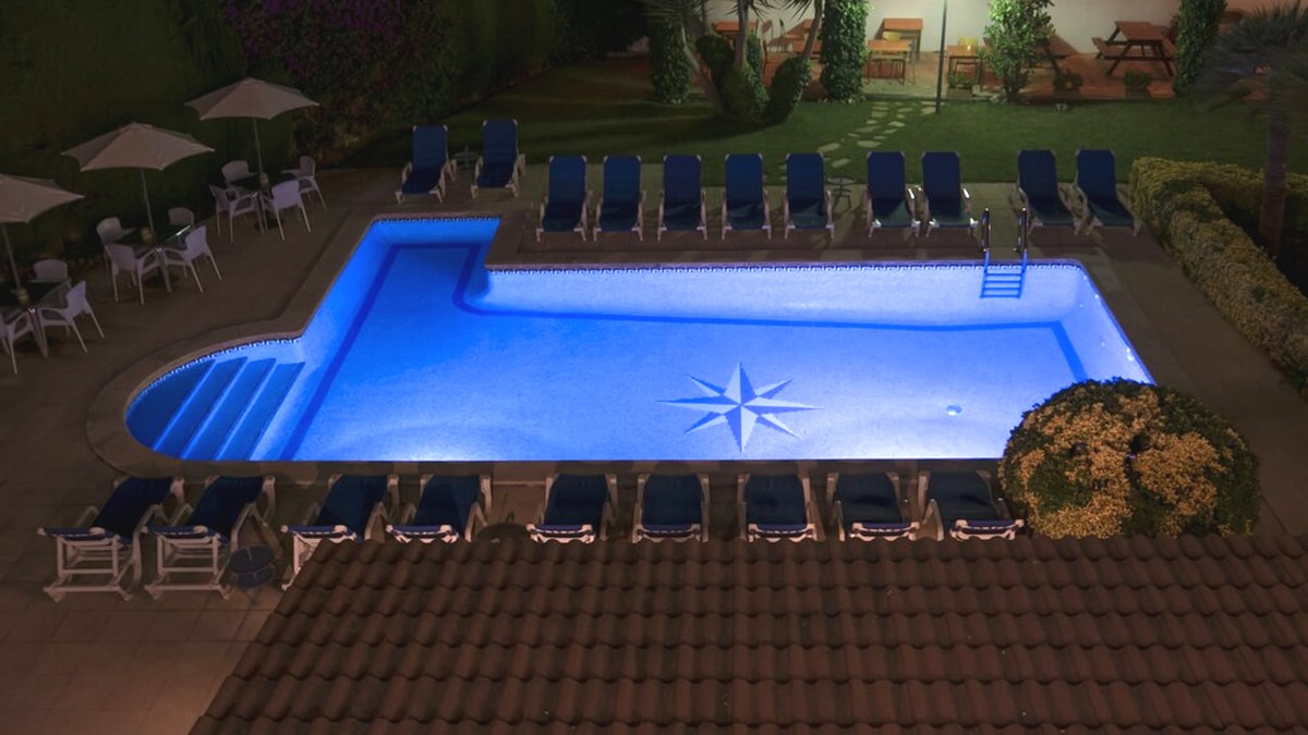 7 utilisateurs de piscine sur 10 ignorent qu’ils peuvent se faire verbaliser en cas de baignade nocturne bruyante