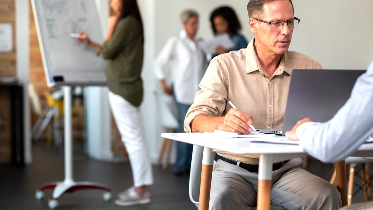 Ce statut d’entrepreneur étudiant donne droit à un crédit d’impôt exceptionnel de 240 € en 2025