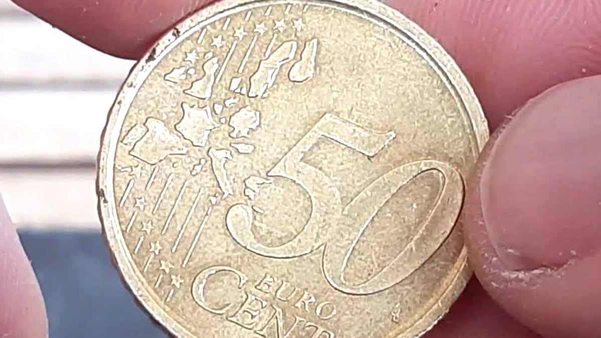 Ce défaut d’alliage sur des pièces de 50 centimes françaises a été signalé par l’INCM