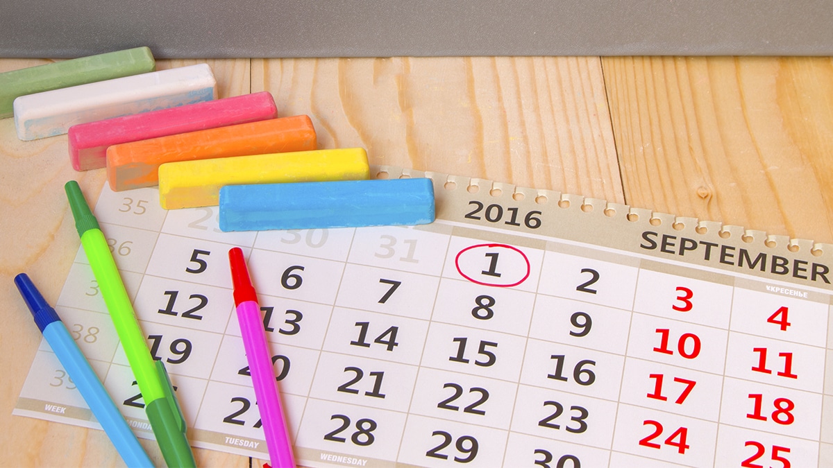 Le calendrier scolaire 2025-2026 vient tout juste d’être publié : voici en détail les surprises, les jours bonus et les grandes déceptions qui attendent élèves et parents l’an prochain