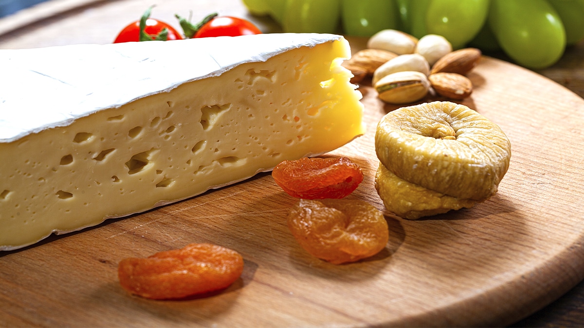 Fromage et cholestérol : l’avis sans langue de bois d’une nutritionniste sur les variétés à consommer sans risque pour votre santé cardiovasculaire cet été
