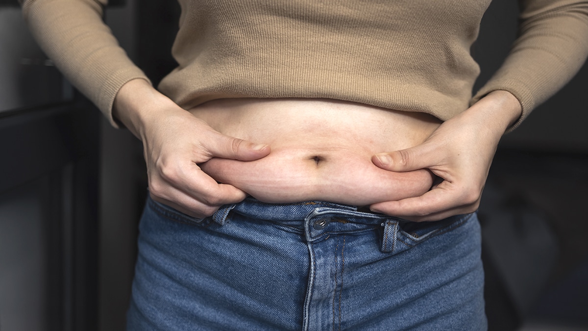 Graisse abdominale tenace : voici les 4 aliments à éviter absolument si vous voulez retrouver un ventre plus plat avant l’été selon les nutritionnistes