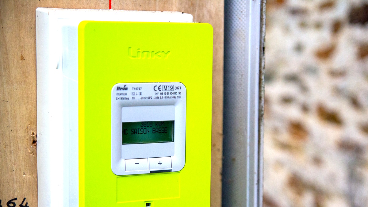 Linky : “le compteur a disjoncté en pleine nuit, ils disent que c’est ma faute”