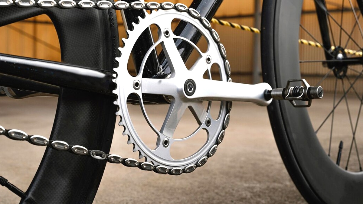 “C’était branché à une manivelle de vélo” rigole le voisin en découvrant un système de ventilation artisanale conçu pour les canicules des années 80