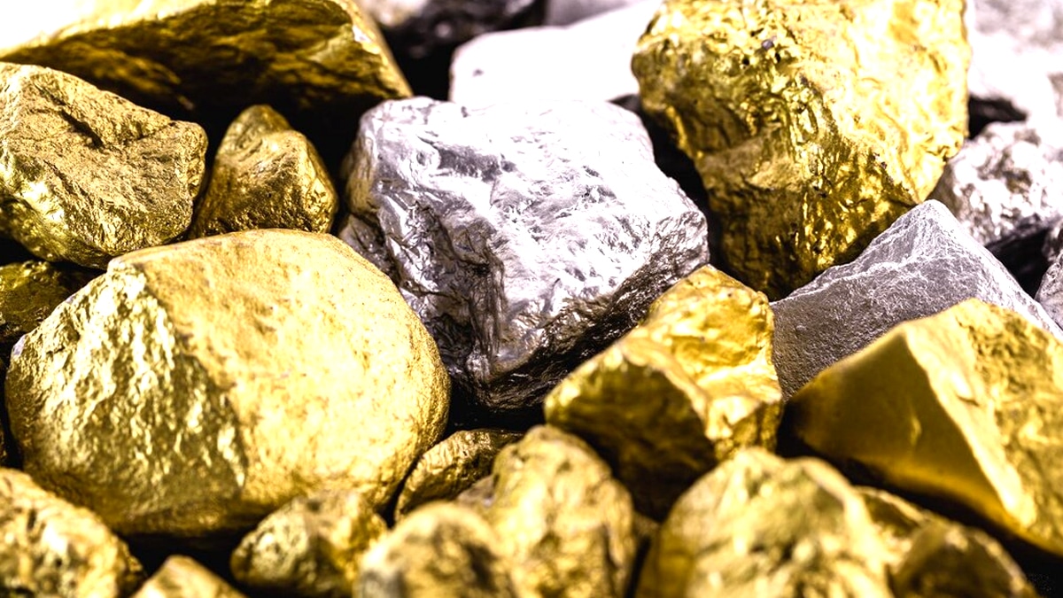 “Il n’avait rien dit à personne” confie sa fille après la découverte de 37 lingots d’or dissimulés dans des boîtes de conserve rouillées retrouvées derrière un faux mur en parpaing