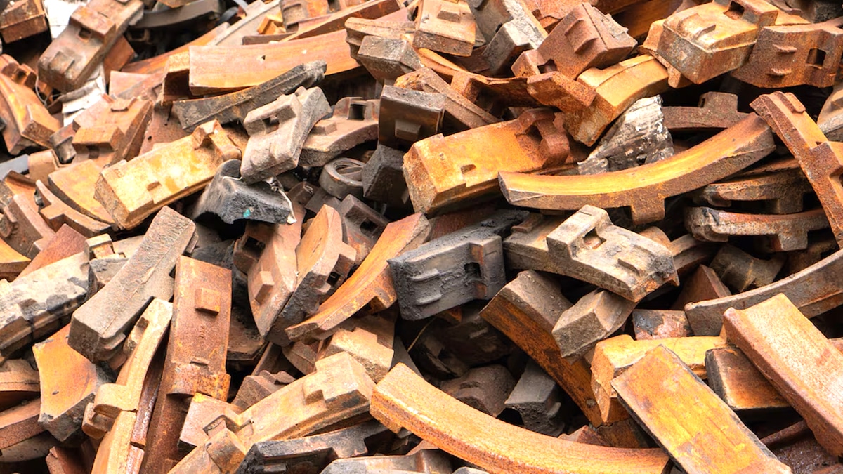 “On croyait que c’était un tas de ferraille” dit le brocanteur après avoir découvert un moteur à essence de secours conçu pour faire tourner une machine à laver
