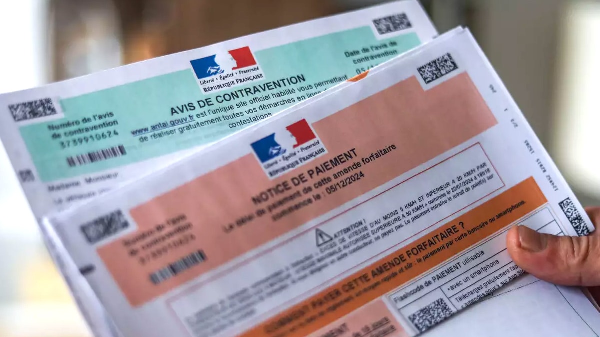 “Je ne savais pas que repeindre les volets en bleu roi était interdit” déclare ce jeune couple ayant reçu un courrier d’infraction du service d’urbanisme