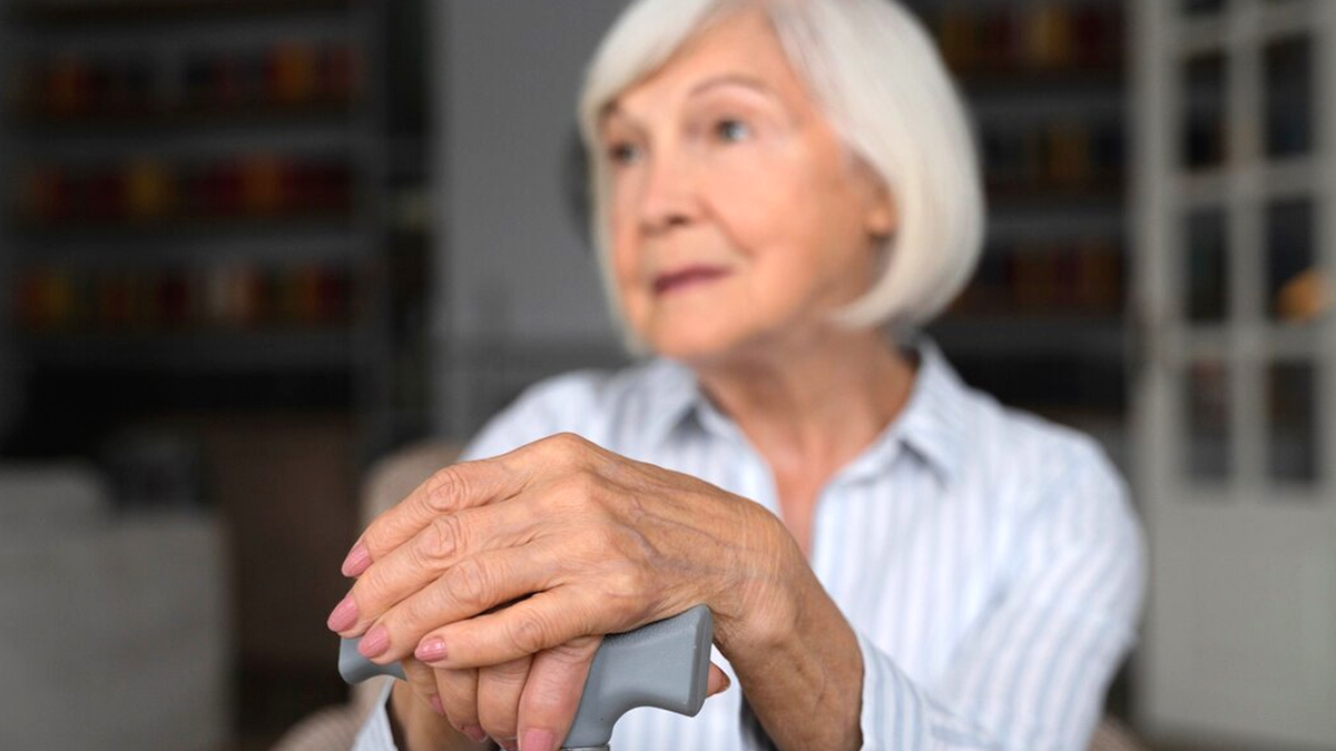 Une ancienne infirmière crée une association pour aider les personnes isolées, son combat dure depuis des années