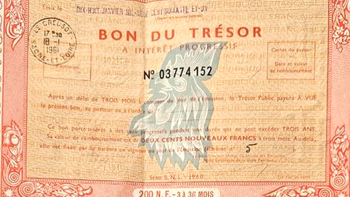 “Il avait écrit ‘ne pas ouvrir’ sur la boîte” sourit son petit-fils après avoir ignoré l’avertissement et trouvé une fortune oubliée en bons du Trésor