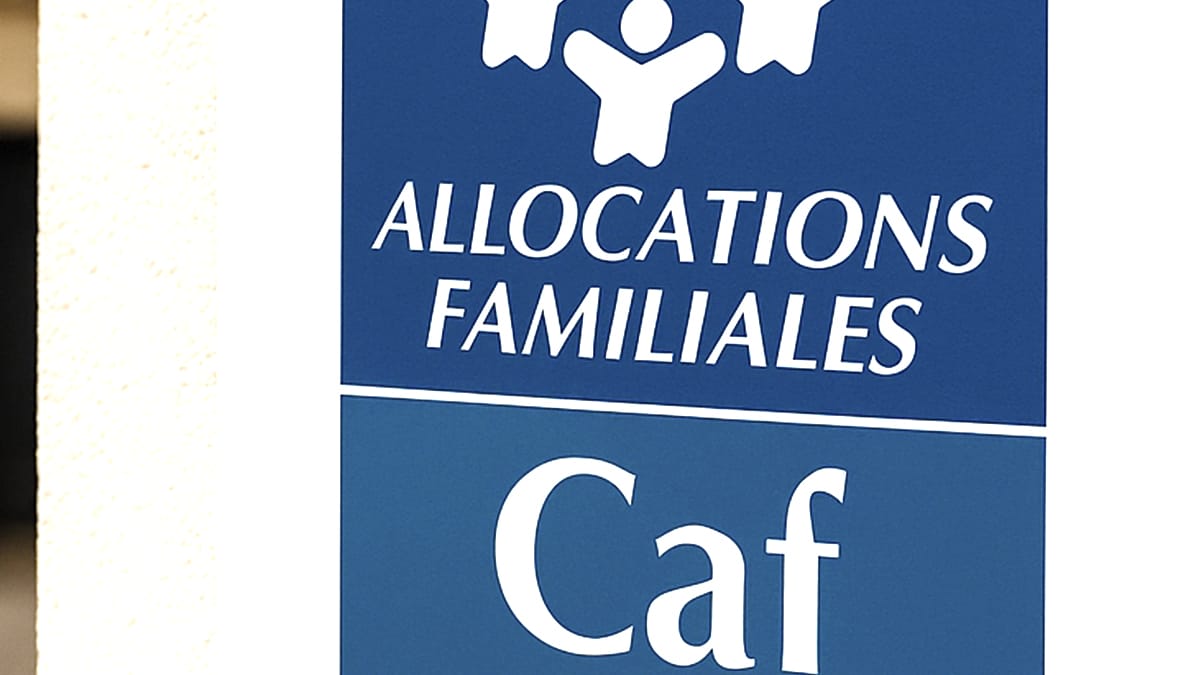 “C’est en faisant mes comptes que j’ai compris” confie ce jeune travailleur après avoir détecté 12 prélèvements injustifiés sur son compte CAF
