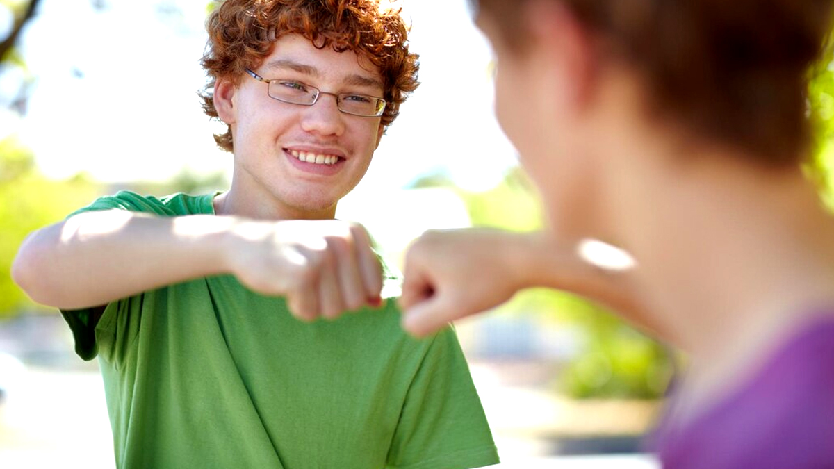 Un adolescent sauve son quartier grâce à une simple idée et transforme le quotidien des habitants