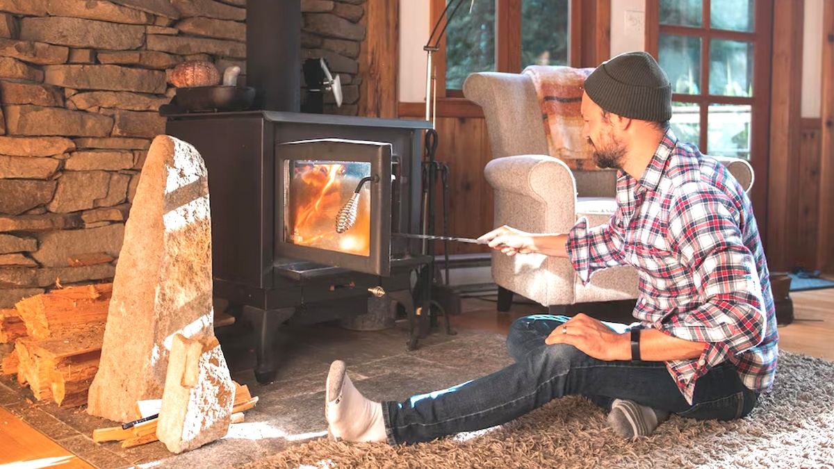 “Il avait connecté tout ça à un chauffage au bois” explique son beau-frère en activant une pompe thermique bricolée à partir de pièces détournées