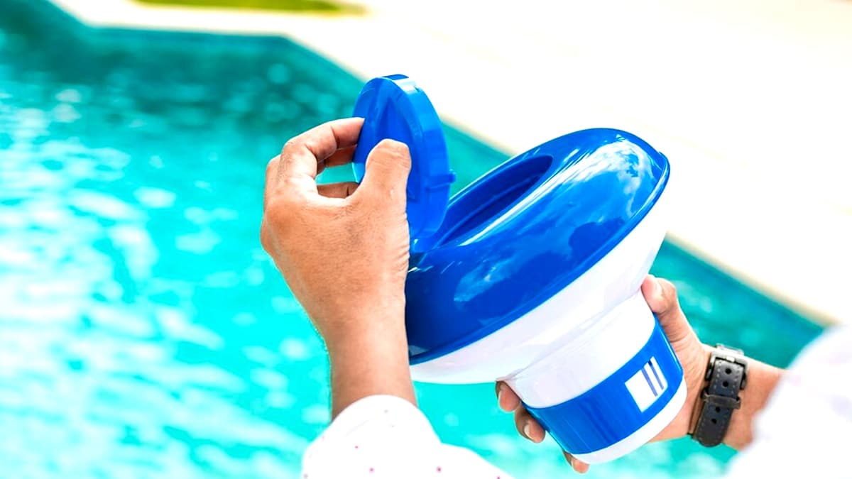 “C’est à cause d’une photo postée sur Facebook” confie ce jeune couple après un contrôle lancé suite à une image de leur piscine autoportée