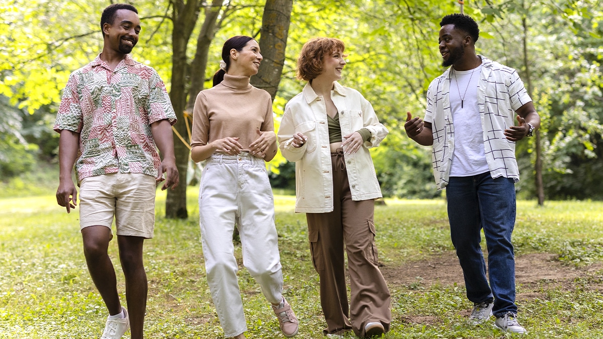 Un défi de marche en groupe qui a chamboulé la vie de milliers de participants : récits inspirants