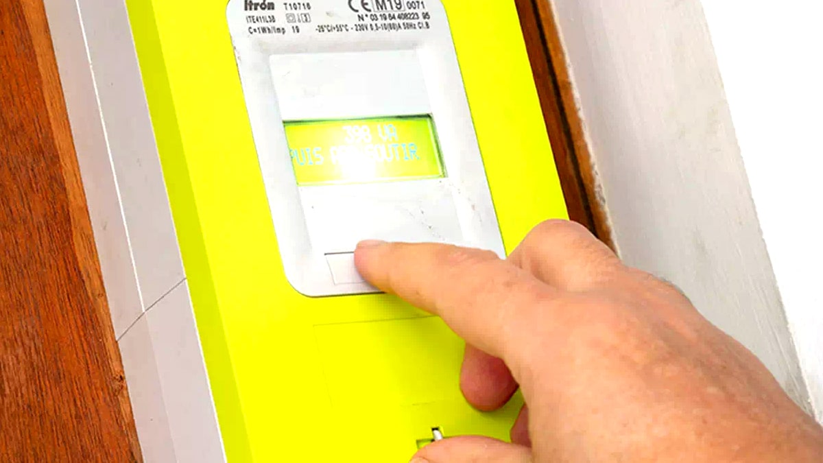 Linky : ce bouton à l’arrière du compteur permet d’afficher une info que 90 % des utilisateurs ignorent