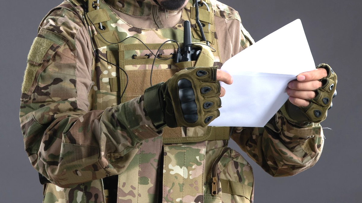 “Je n’ai jamais envoyé mon relevé militaire” : ce retraité découvre qu’il a perdu 4 trimestres gratuits à cause de cet organisme