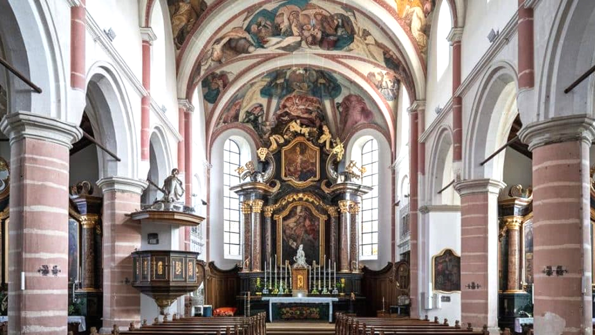 Lors de la rénovation d’une église, des fresques anciennes inestimables sont mises à jour