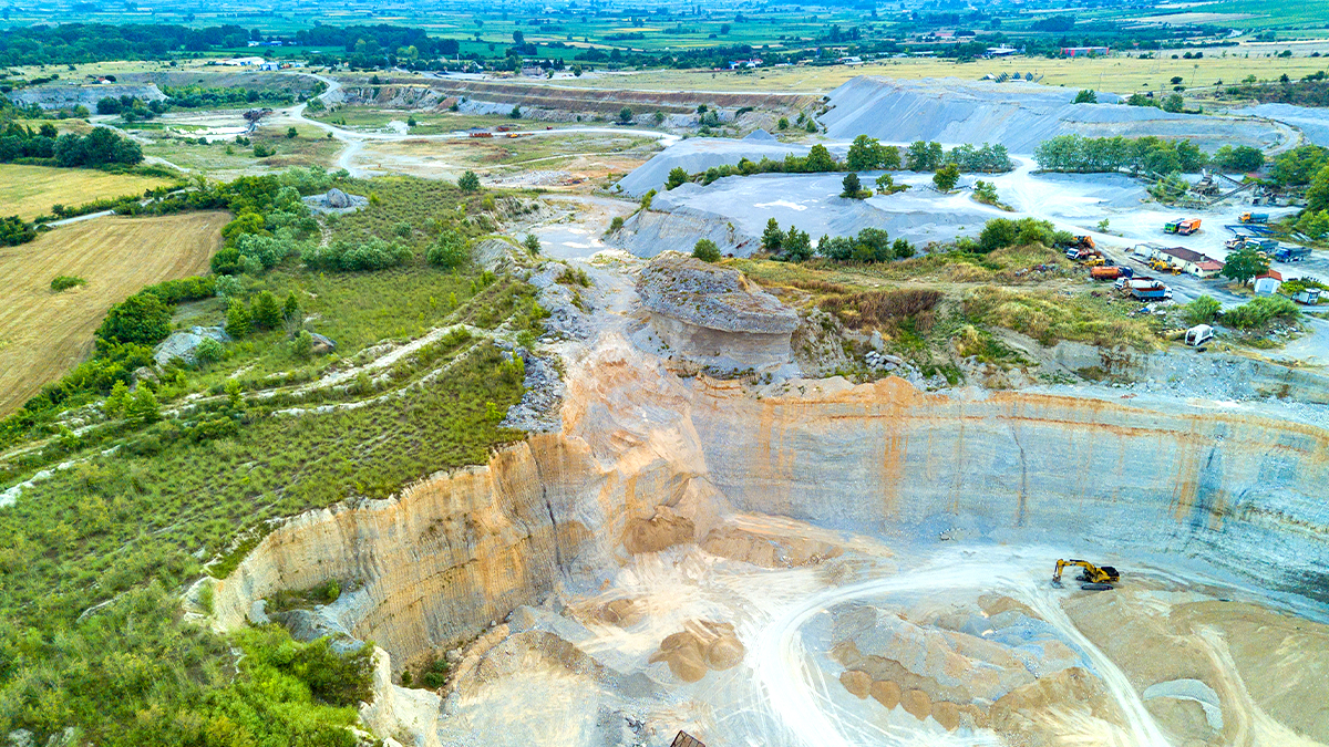 Ce maire révèle l’existence d’un gisement de scandium sous sa commune : “Ils veulent racheter tout le village”, cette entreprise Suisse s’interesse