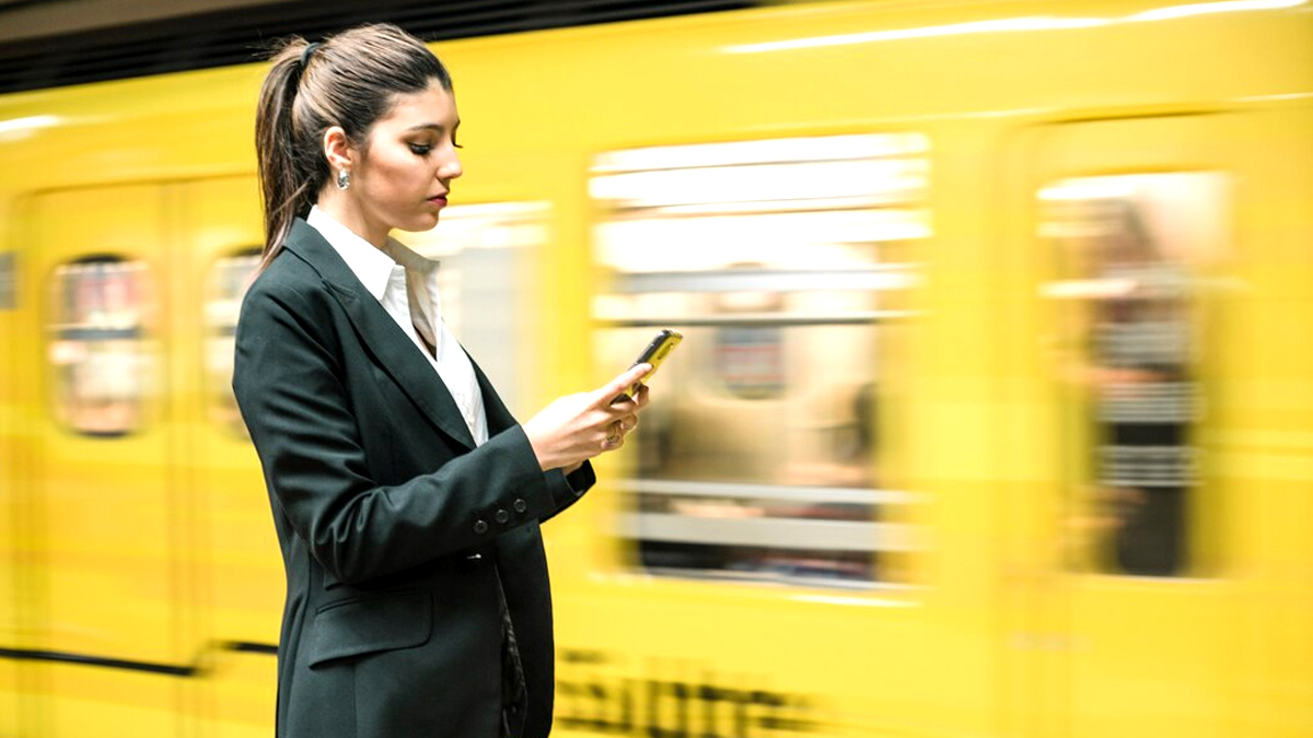 “J’ai toujours accepté les horaires impossibles” : cette conductrice de tram découvre une retraite minuscule