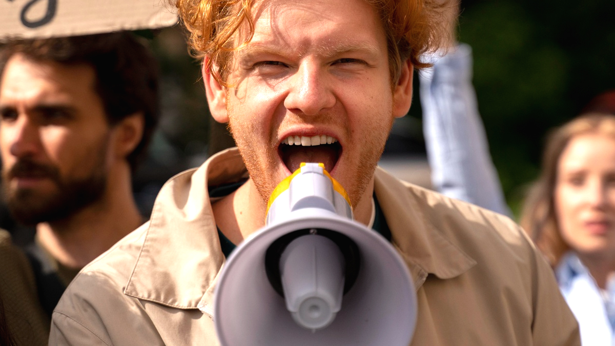 Ce jeune activiste utilise les réseaux sociaux pour dénoncer la pollution