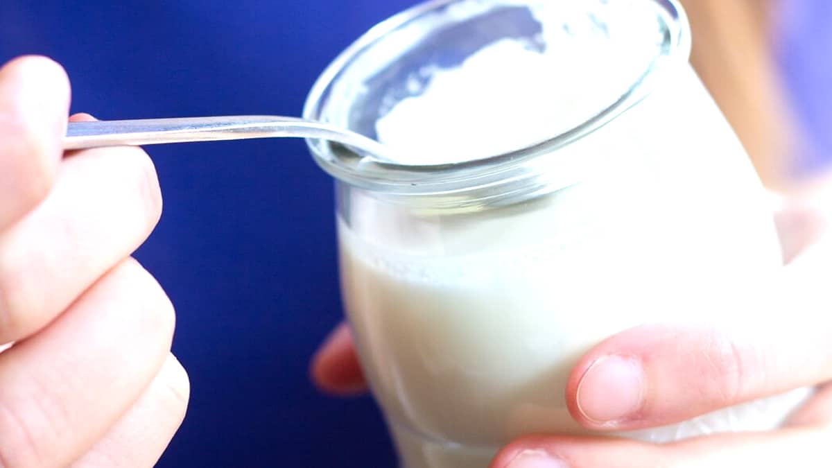 “J’ai bu ce sirop en pensant que c’était un reste d’Actimel” : c’était du sirop pour la toux à la codéine et je me suis sentie droguée “Je voulais juste un petit truc sucré”