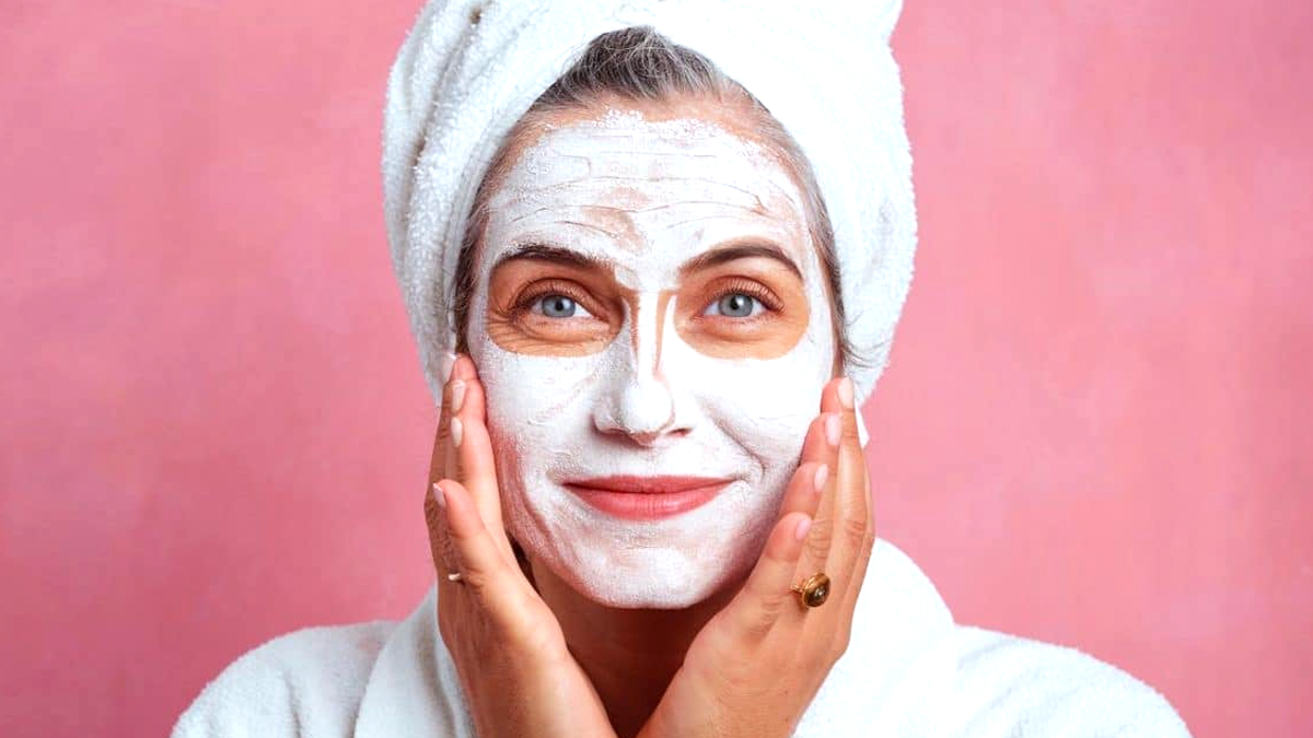 À 60 ans, je dévoile le rituel de beauté culte qui a fait grimper ma confiance en moi
