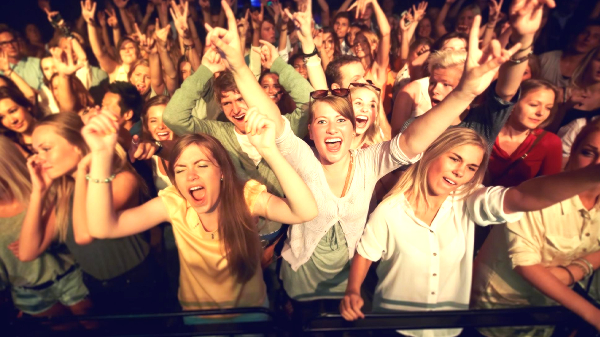 Un festival de musique organise un concert surprise en pleine nuit pour les fans