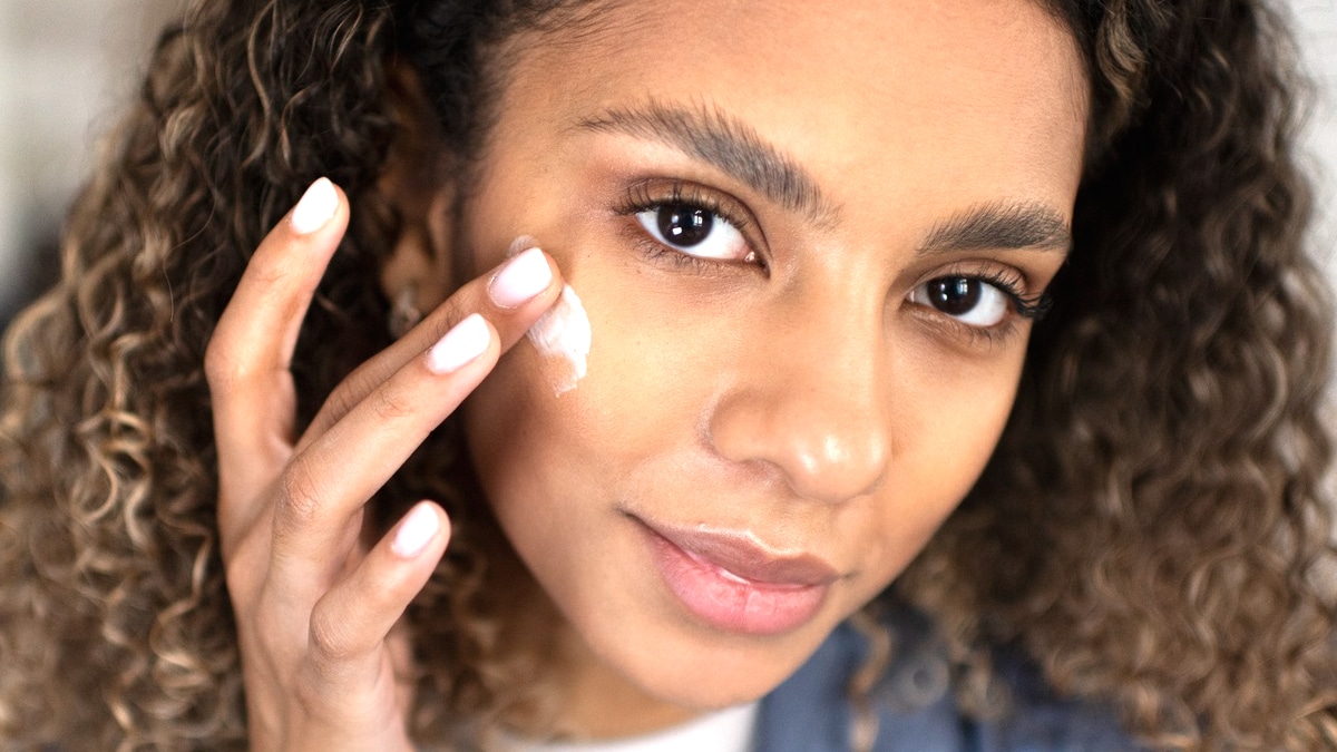 “J’ai mis cette crème en pensant que c’était une crème hydratante” : en fait c’était une crème dépilatoire et j’ai perdu mes sourcils “Je voulais juste hydrater ma peau”