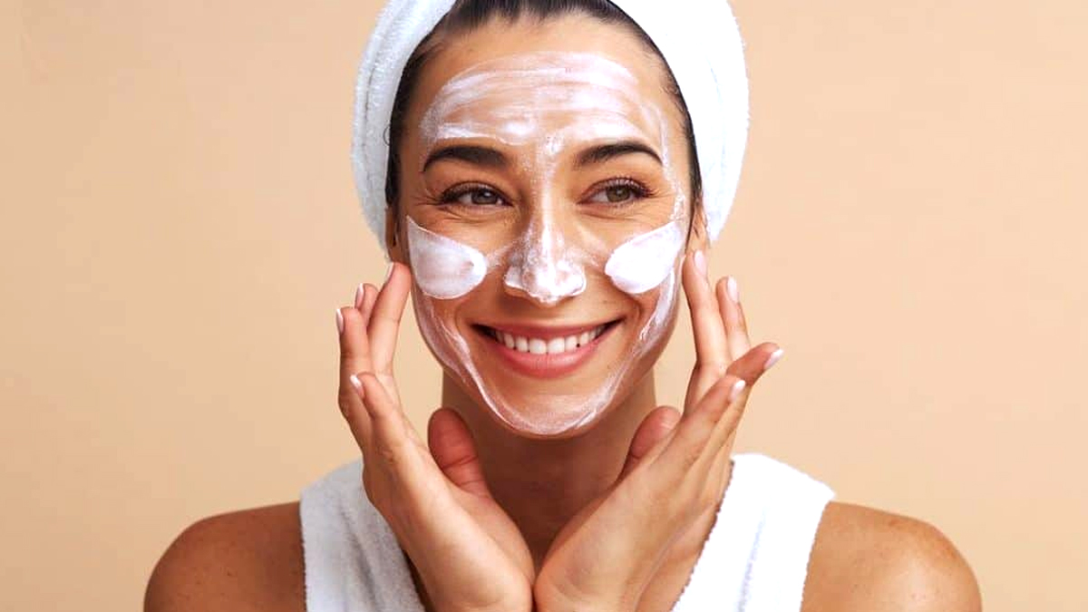 À 45 ans, ces 6 ingrédients miracles m’ont donné une peau plus lisse et radieuse
