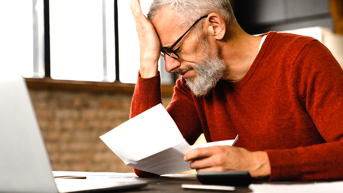 “J’ai changé d’échelon 6 mois avant mon départ” : ce détail a augmenté ma pension de façon inattendue