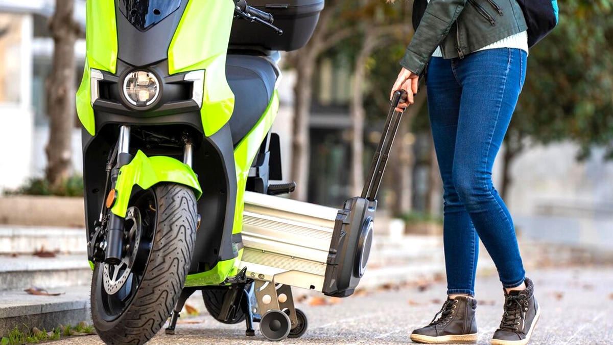 “Je ne savais pas que ça comptait dans le PTAC” : transporter un scooter à l’arrière sans le déclarer peut entraîner une amende dès juillet