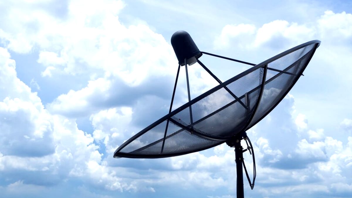 “Même l’antenne satellite est comptée ?” : tout équipement fixé sur le toit doit être déclaré pour éviter une verbalisation en cas de contrôle