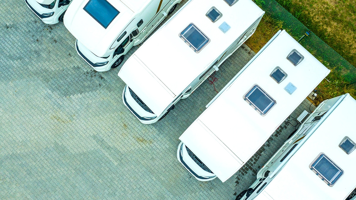 “On croyait que l’aire était gratuite” : certaines communes facturent désormais le stationnement des camping-cars à l’heure près
