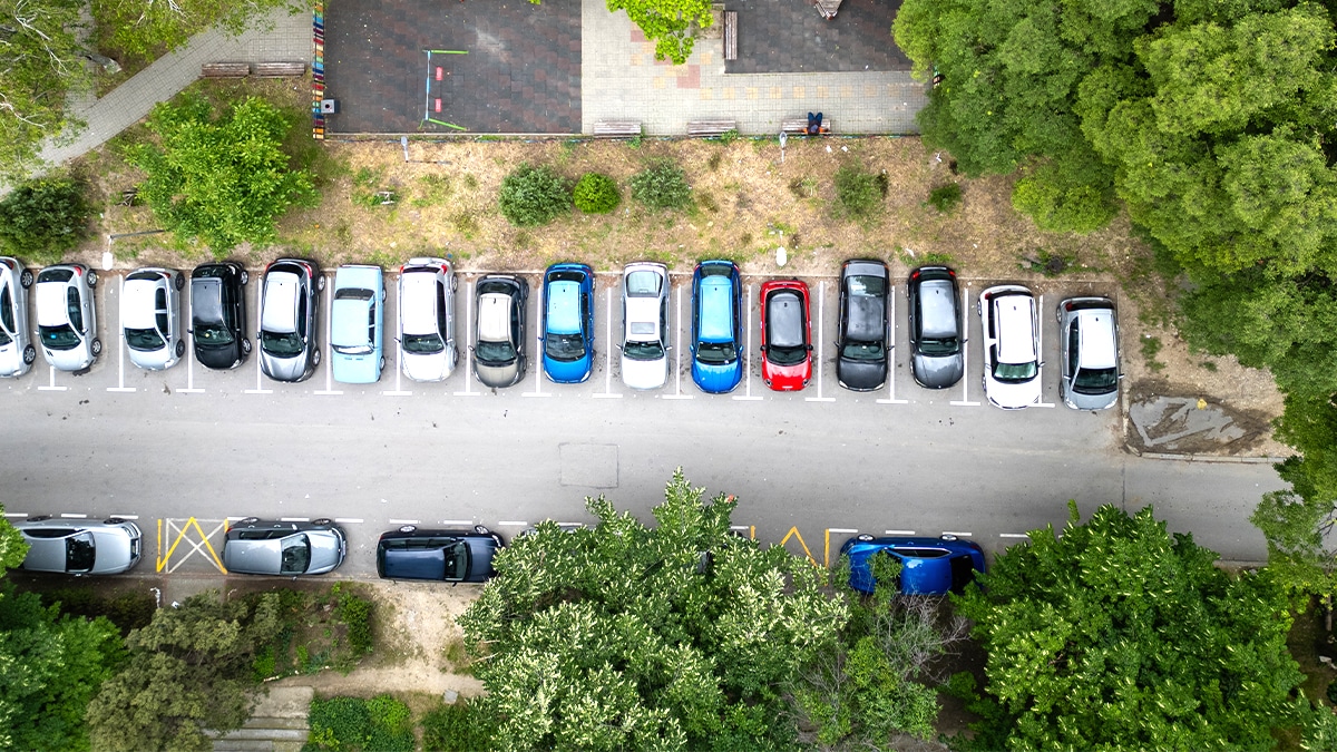 “Il n’y avait pas de signalisation” : recharger son véhicule sur une voie publique non balisée peut être sanctionné comme usage abusif du domaine public