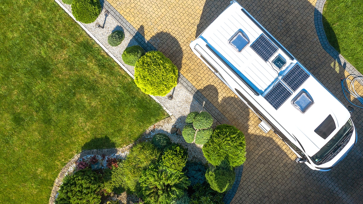 “On croyait que le stationnement de jour était libre” : certaines zones limitent aussi la présence diurne des camping-cars