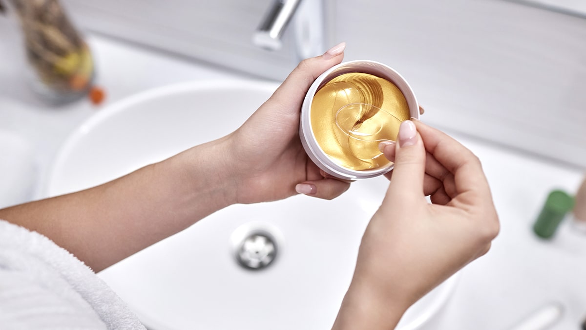 Cette crème faite maison avec du miel et de l’huile d’olive soulage les gerçures comme le faisaient nos grands-mères
