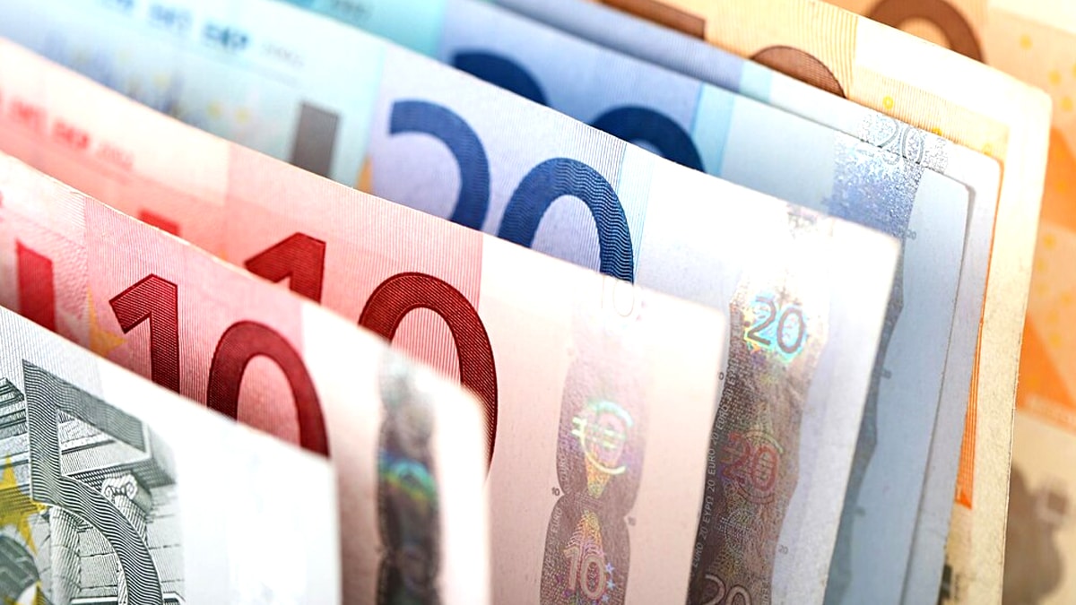 Ceux qui ont des livrets bancaires pleins et une allocation logement vont “passer en révision automatique” leur dossier est à risque