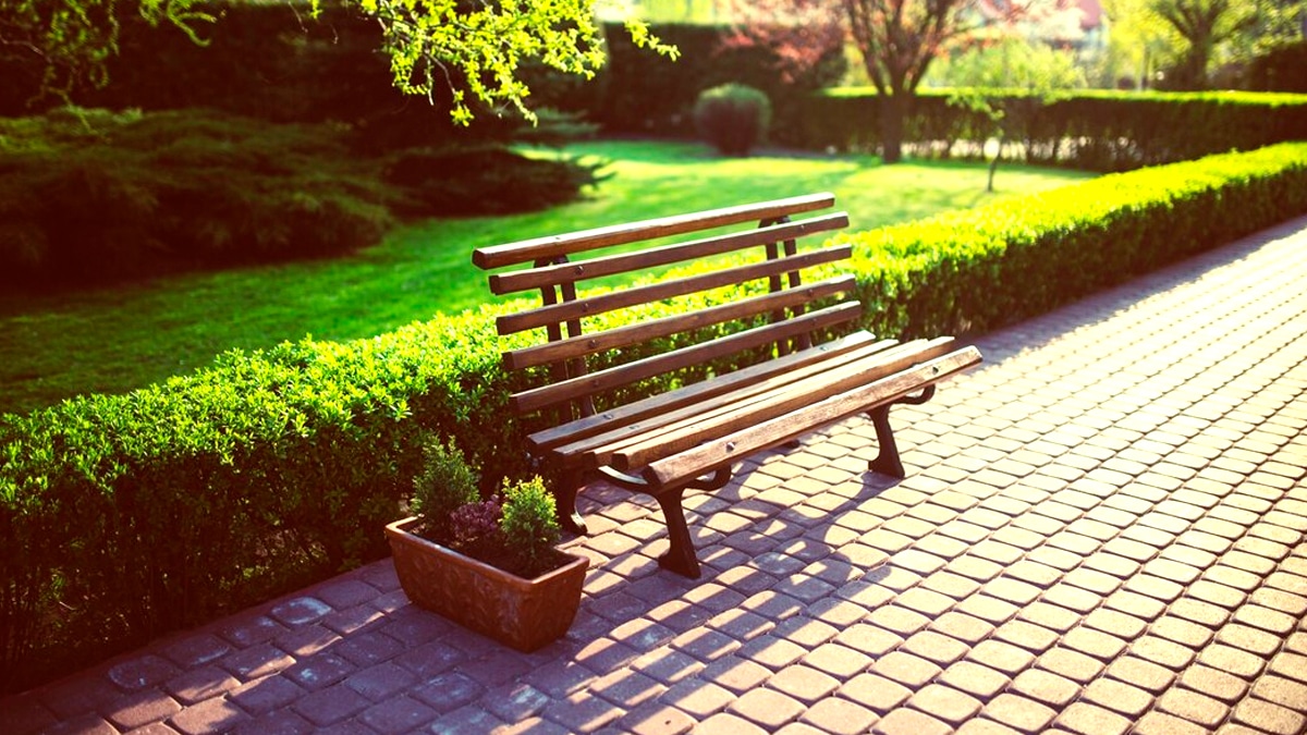 Un banc de jardin servait d’antenne passive à un ancien radioamateur “ses voisins l’ignoraient totalement”