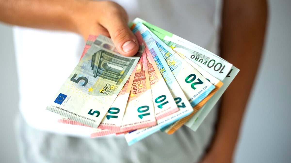 Ma fiche de paie réelle comme aide-cuisinier dans un EHPAD en 2025 “je n’ai même pas de 13e mois et je vis avec 1,310 €”