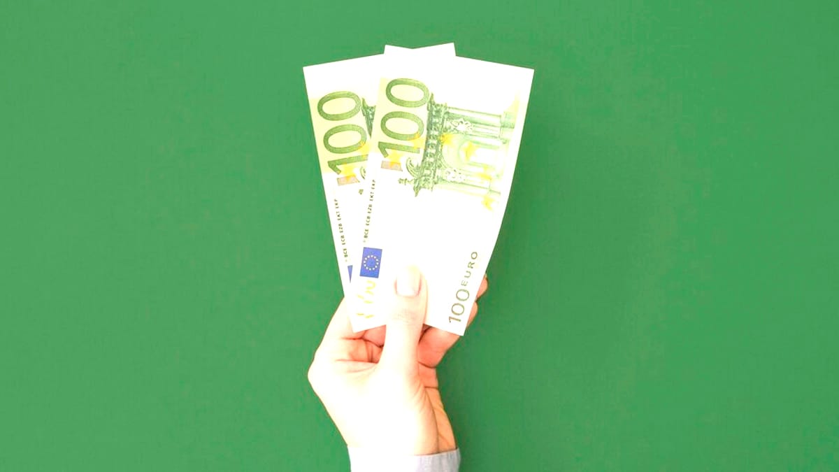 C’est confirmé : le gouvernement reconduit le bonus exceptionnel de 100 € pour les familles les plus modestes à la rentrée 2025