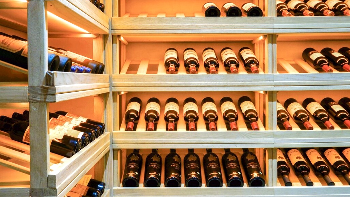 “On pensait que la réserve avait disparu en 1901” explique un historien local après la découverte, dans une cave scellée sous une maison de maître, de 48 bouteilles de vin d’exception parfaitement conservées selon les premières analyses