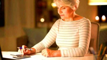 “J’ai attendu 28 mois à cause d’une erreur de dossier” : veuve depuis 2021, elle reçoit enfin sa pension de réversion complémentaire mais dénonce un parcours administratif épuisant et inhumain