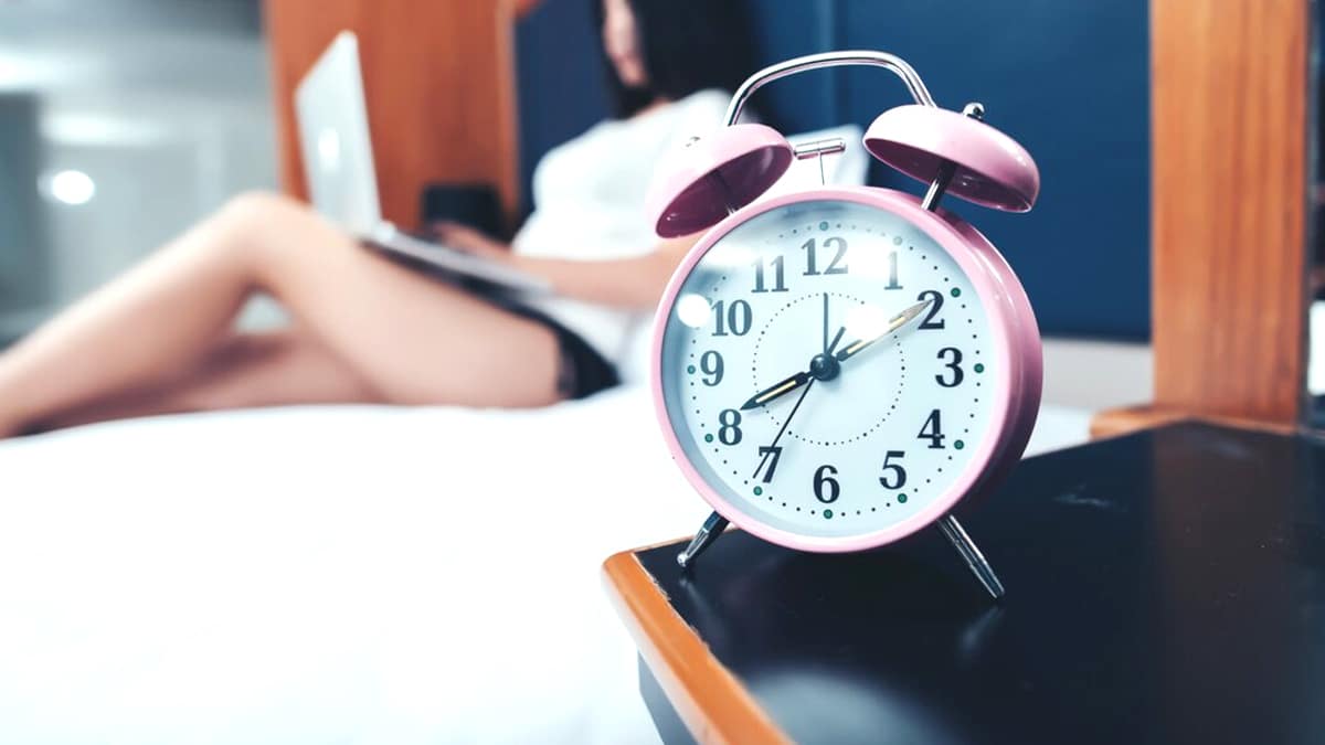 C’était un simple réveil cassé dans une chambre d’amis, mais il renfermait un double-fond avec des bijoux