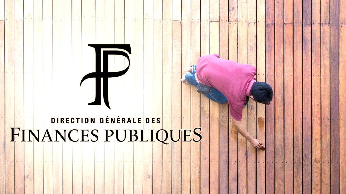 “Ma terrasse en bois a été considérée comme une surface taxable” : une régularisation surprise a coûté 426 € à ce couple